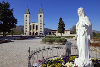 La Madonna a Medjugorje ci dice cosa vuole Dio da ognuno di noi