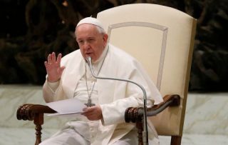 Papa Francesco: il vero dolore per i peccati porta a un rinnovato amore per Dio