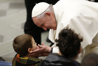 5 lezioni che Papa Francesco ci ha insegnato con i gesti e non a parole