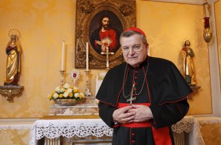 Il cardinale Burke esorta alla “necessità” della preghiera durante la pandemia di coronavirus