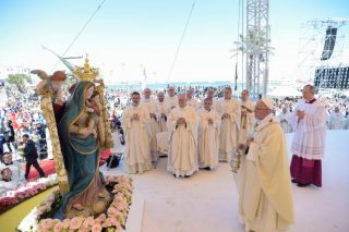 Il Papa affida  Roma e l’Italia all’aiuto e alla protezione di Maria