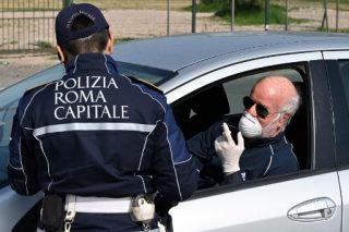 L’Italia annuncia multe fino a € 3.000 per violazione delle regole di quarantena