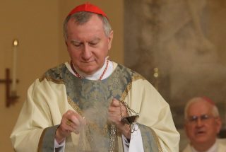 Il cardinale Parolin afferma che spera che le chiese chiuse riaprano presto