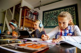 Le scuole cattoliche devono affrontare sfide pandemiche, afferma l’ufficio vaticano