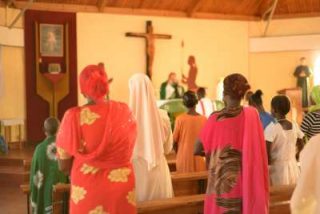 Sacerdote arrestato in Kenya per aver diffuso coronavirus