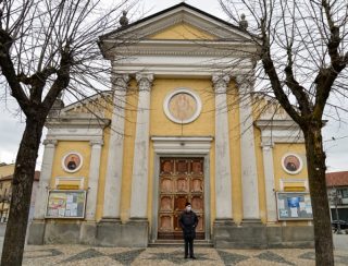 Le restrizioni della Chiesa italiana stanno violando il diritto alla libertà religiosa?