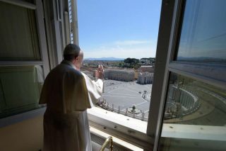 Papa Francesco chiede la preghiera per le vocazioni al sacerdozio nella domenica del Buon Pastore