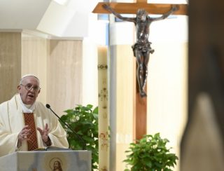 Papa Francesco chiede a Dio di liberare i cattolici dalla “malattia” della divisione