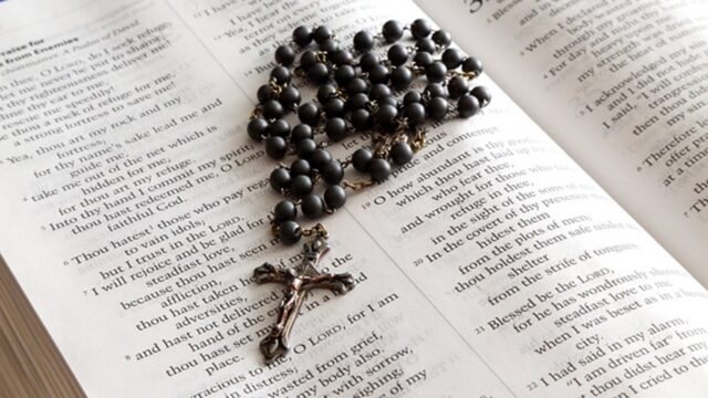 Il Santo Rosario, la preghiera per ottenere tutto “Pregatelo spesso, appena potete”